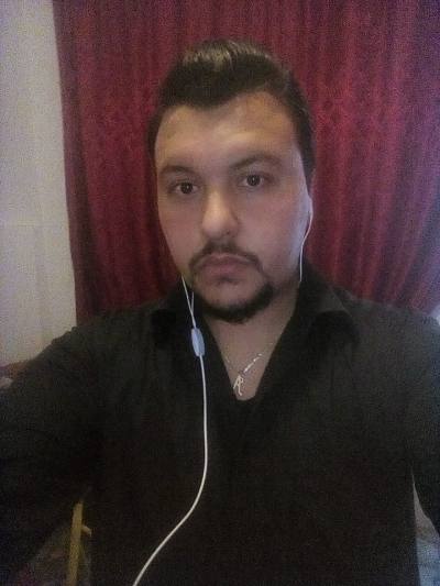 Moez 33 ans Bretagne France