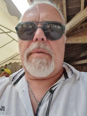 Philippe 64 ปี Angoulême  France