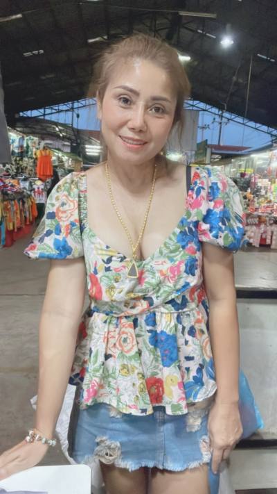 Noi 53 Jahre  Rayong Thailand