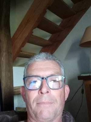 Philippe 57 ปี Blanquefort-sur-briolance France