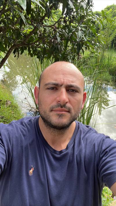 Romain 33 ปี Menton France