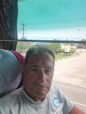 Gilles 53 ปี Chevigny St Sauveur France