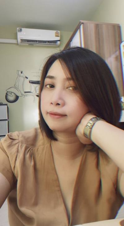 Kungjera 41 ans Latkrabang  Thaïlande