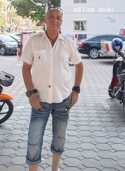 Martin 69 ans Pattaya Thaïlande