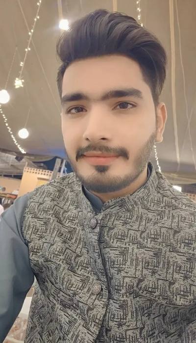 Hassan 27 Jahre Karachi 