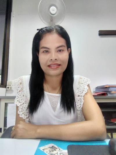 Noy 45 ans Nakhonratchasima Thaïlande