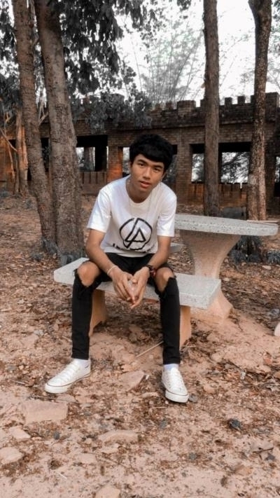 Pop 23 ans เลิงนกทา Thaïlande
