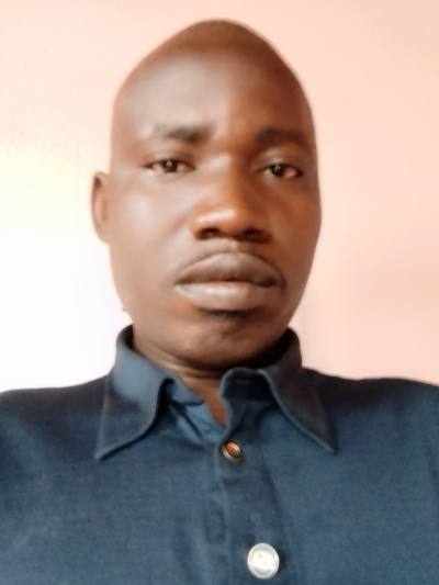 Amadou 37 ปี Célibataire  Mali