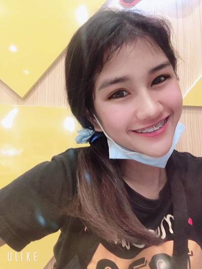 Miltonsmile 28 years ระยอง Thailand