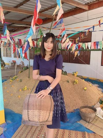 Numthip 35 years Bangkok Thailand