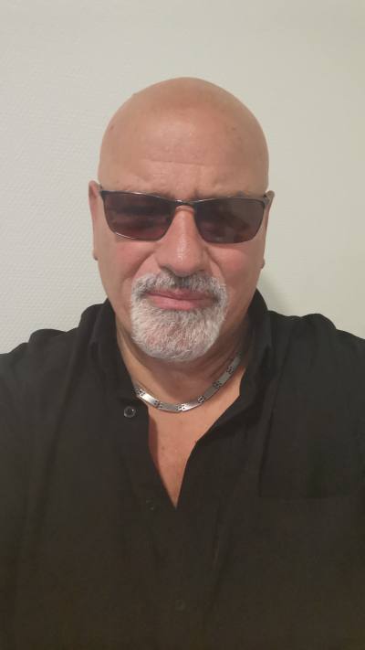 Jean Pierre 66 ปี 31100 France
