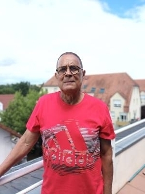 Claude 66 years Hagueneu France