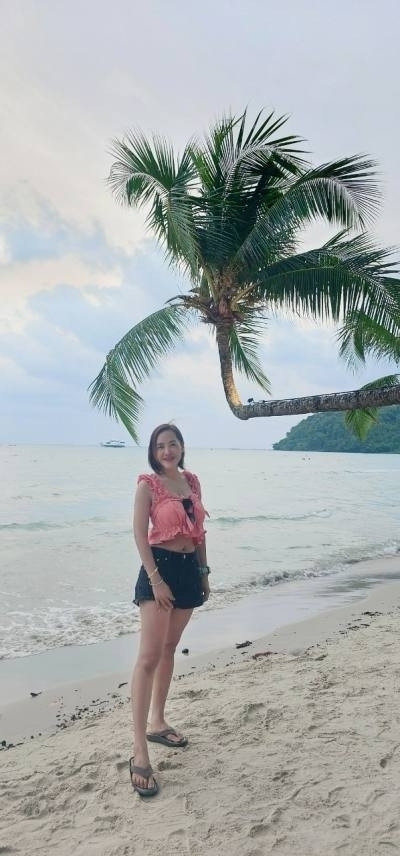 Kanyawee 41 years เมืองสกลนคร Thailand