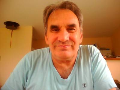 Christian 66 ปี Chef-boutonne France