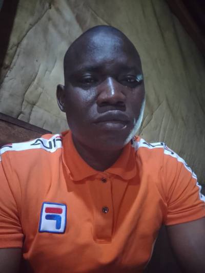 Amadou 37 ปี Célibataire  Mali