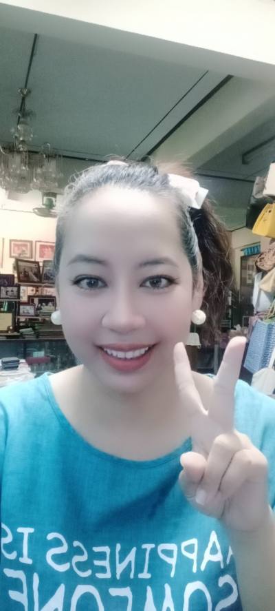 Chompoo 45 years พระพุทธบาท Thailand