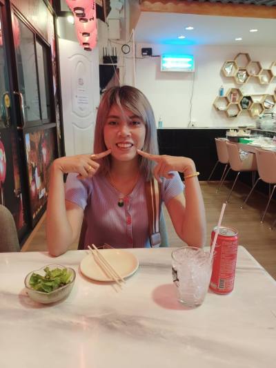 Bow 37 ans Muang  Thaïlande