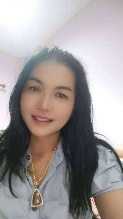 DARA 44 Jahre Canter Thailand
