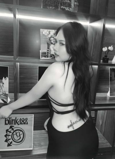 Chompoo 18 ans Salphum Thaïlande