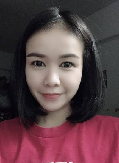 Maew 35 ans Nontha Buri Thaïlande