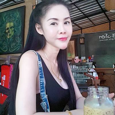 Emmy 48 ans Lampang Thaïlande