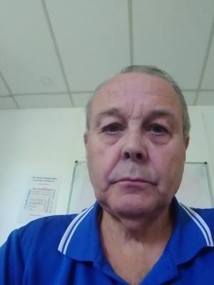 Hugues 71 ปี Aulnay-sous-bois France