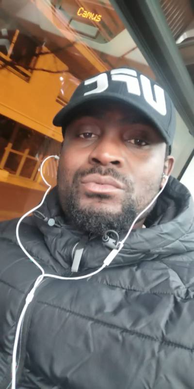 Axel 35 ปี St Herblain France