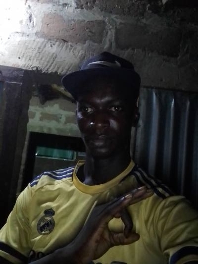 Dianko 28 ปี Ziguinchor  Senegal