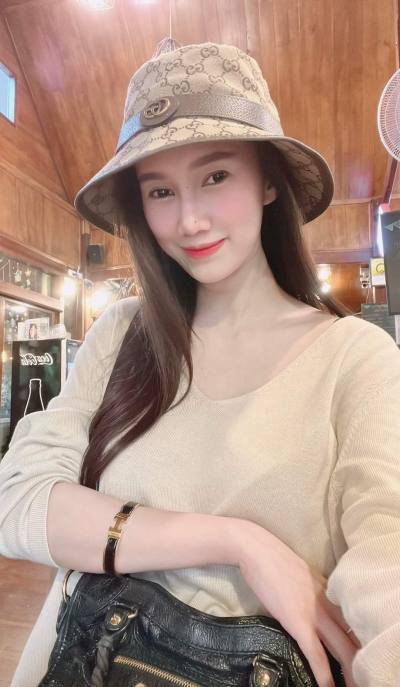 Arisara 38 years Bangkok Thailand