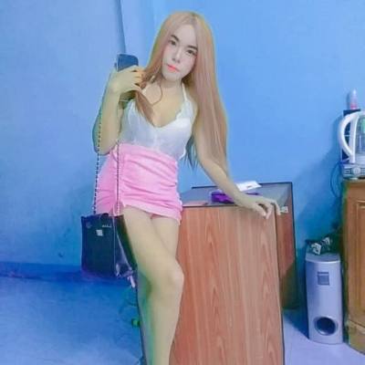 Thanchanok 33 Jahre Surin Thailand